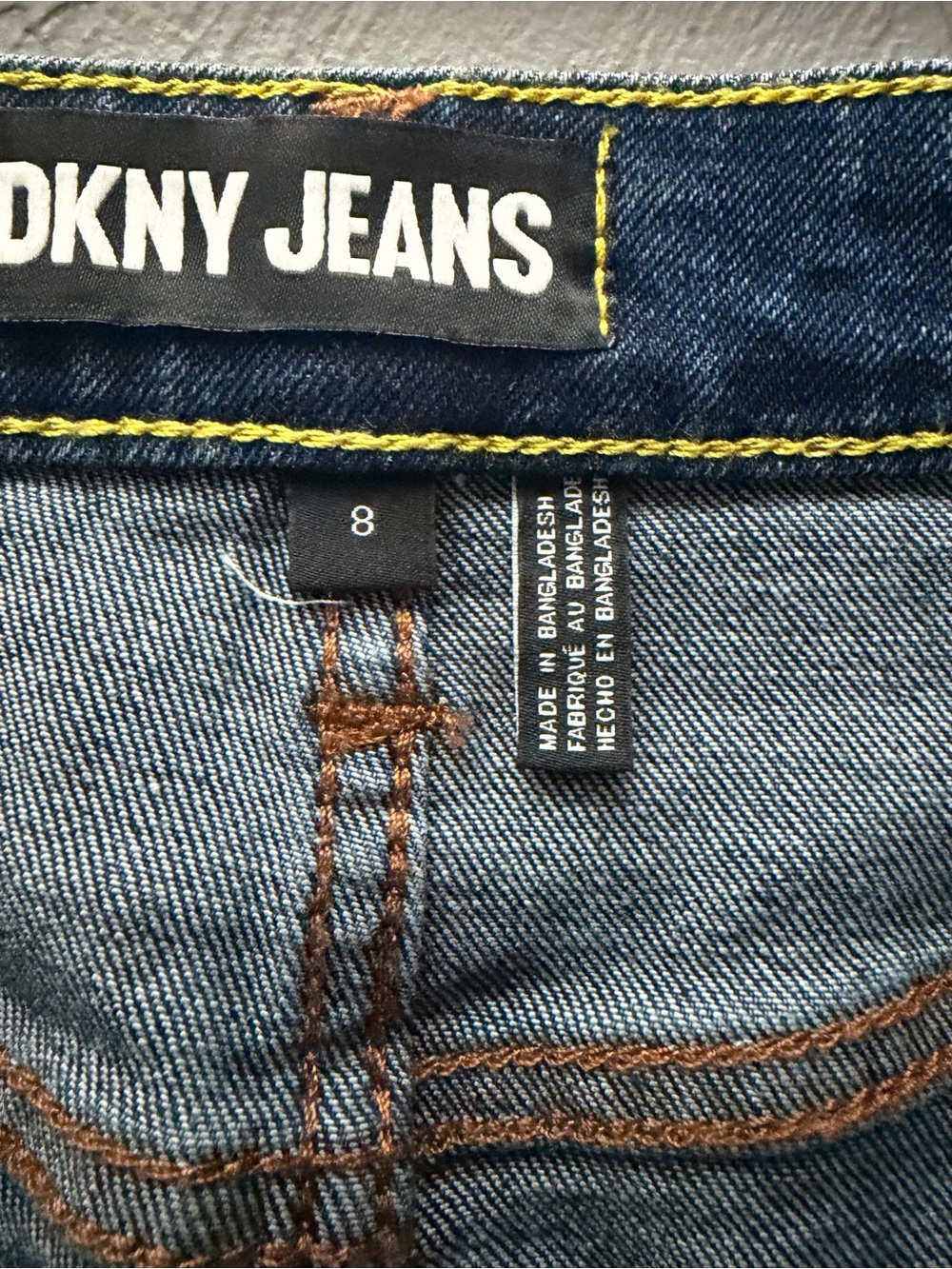 DKNY raw hem stretch denim mini skirt in l dark blue was size 8 - Picture 3 of 6